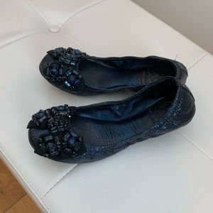 TORY BURCH navy flats with crystal bow size 5 very good condition